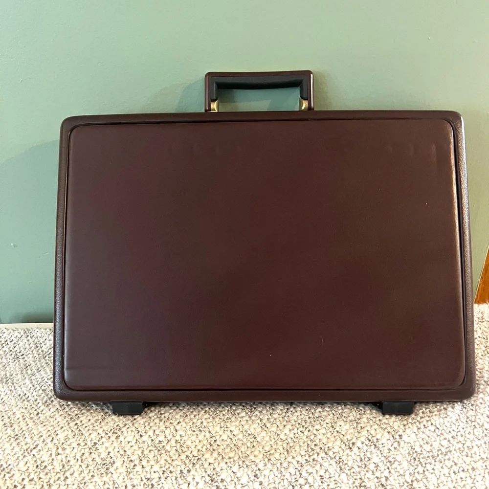 Briefcase American tourister cowhide burgundy